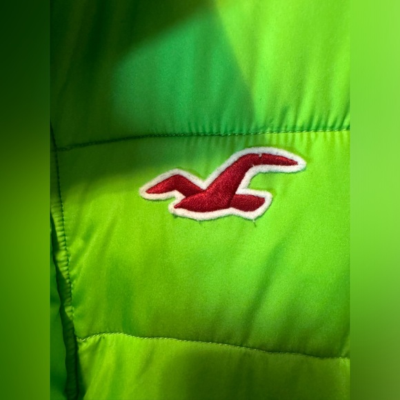 Hollister Men’s Bright Green Quilted Vest⭐️ - Picture 4 of 12